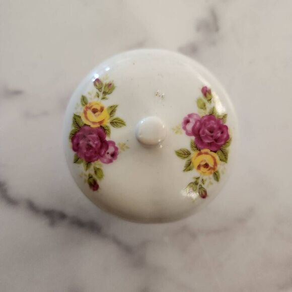 Vintage apple ceramic floral trinket box cream porcelain round with lid jewelry - Picture 2 of 5